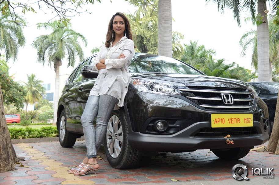 Lakshmi-Manchu-at-Chandamama-Kathalu-Press-Meet